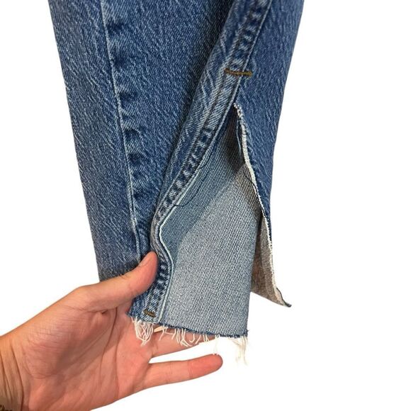 Zara medium wash raw hem jeans. Size 8 - Picture 4 of 9